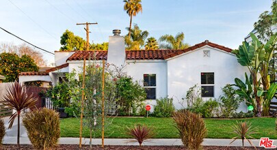 Building Photo - 2912 S Beverly Dr