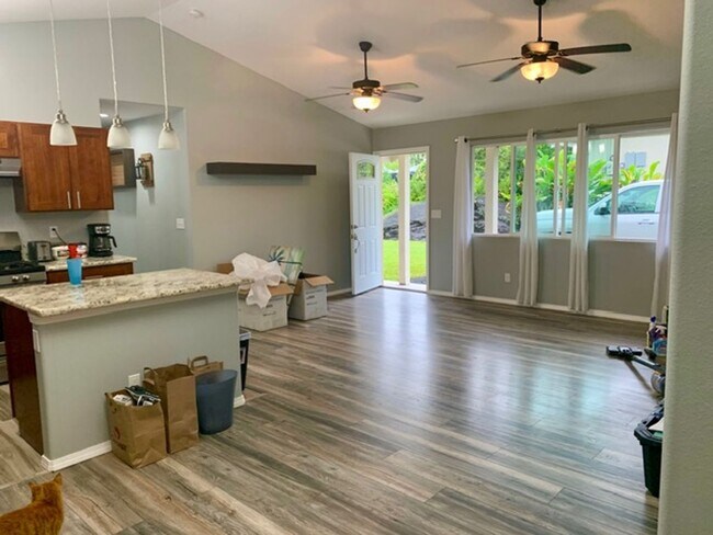 Building Photo - Charming 3BR / 2BA Home in Hawaiian Paradise Park