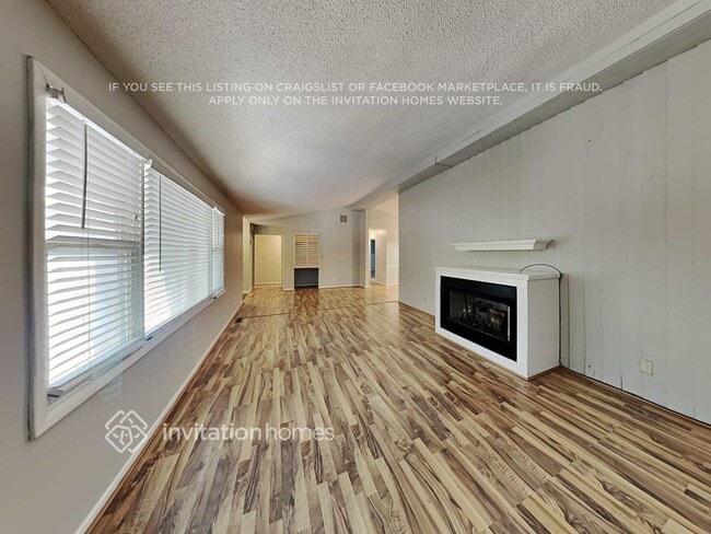 Building Photo - 400 N Sharon Amity Rd