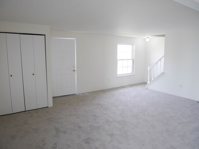 Foto del edificio - 3 Bedroom Townhome- Reisterstown, MD