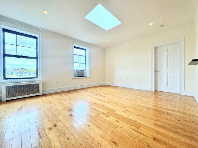 Building Photo - 4 bedroom in NEW YORK NY 10031