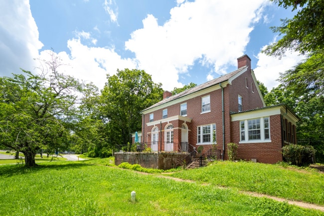 Building Photo - 500a N Thomas Rd