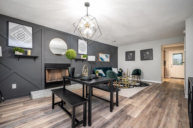Foto del edificio - 1261 Sweet Pine Dr