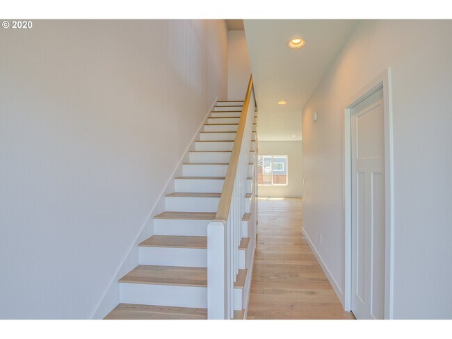 Foto del edificio - 203 9th ST SE