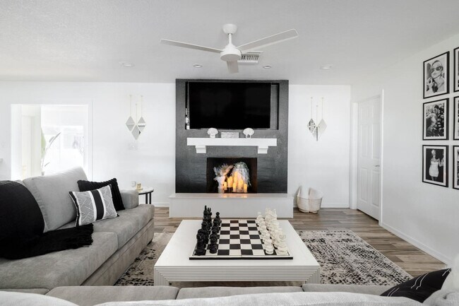 Foto del edificio - 3507 N 63rd Pl