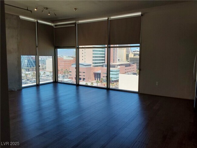 Foto del edificio - 353 E Bonneville Ave
