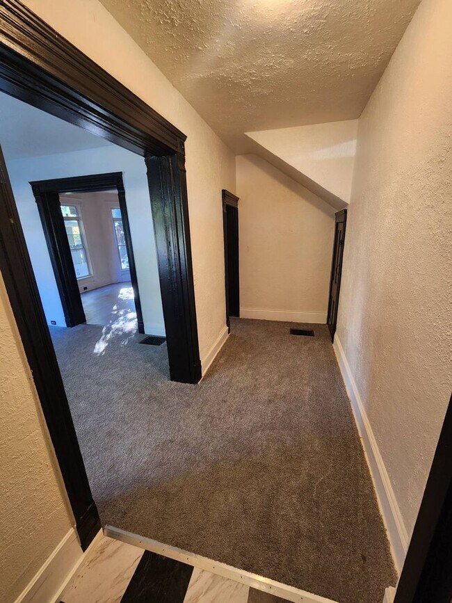 Foto del edificio - 2186 E 89th St