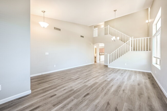 Building Photo - 2531 W White Feather Ln