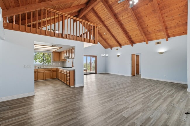 Building Photo - 29766 Tioga Dr