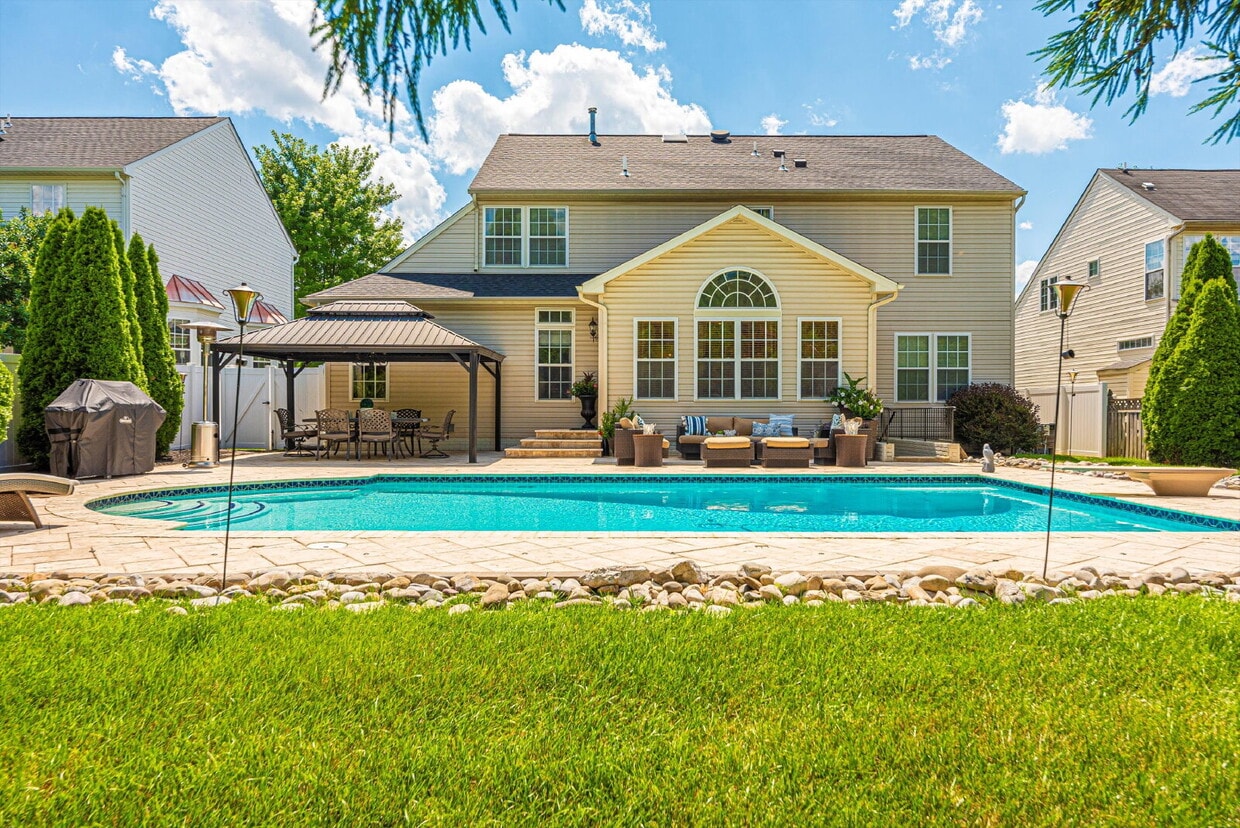 Foto del edificio - COMING SOON! Beautiful 4-Bedroom Colonial in Walkersville