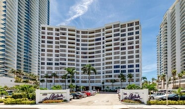 Building Photo - 3505 S Ocean Dr
