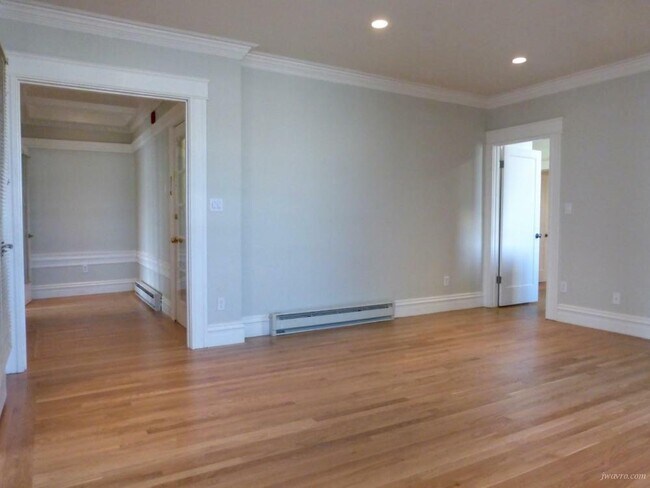 Foto del edificio - 2411 Webster St