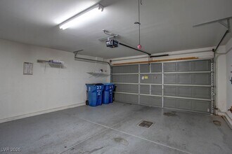 Building Photo - 27 Hudson Canyon St