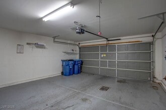 Building Photo - 27 Hudson Canyon St