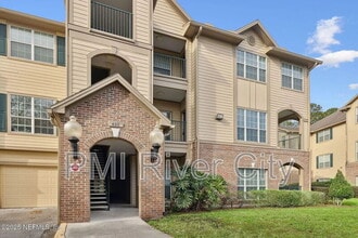 Building Photo - 7800 Point Meadows Dr