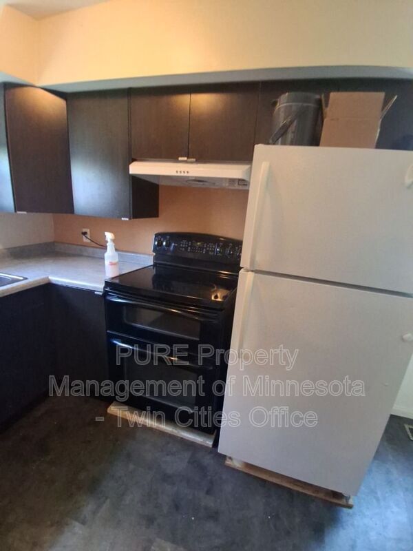 Building Photo - 518 3rd St N