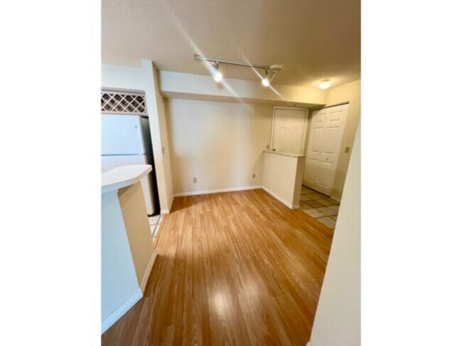 Foto del edificio - 1 bedroom 1 bath condo with bonus room in ...