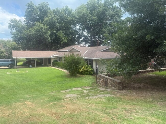 Building Photo - 2667 US-60