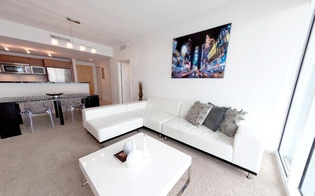 Foto del edificio - 244 Biscayne Blvd