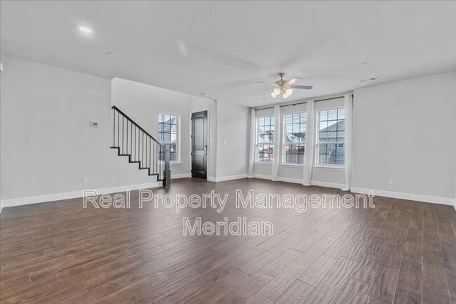 Foto del edificio - 815 Ponds Edge Ln