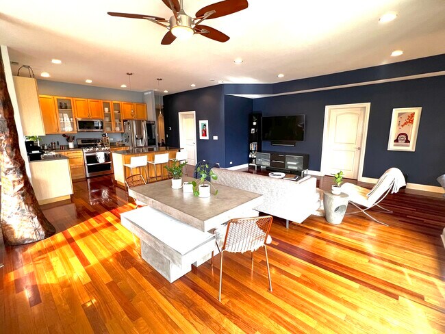 Great Room - 1151 N Damen Ave