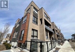 Building Photo - 15 Lytham Grn Cir