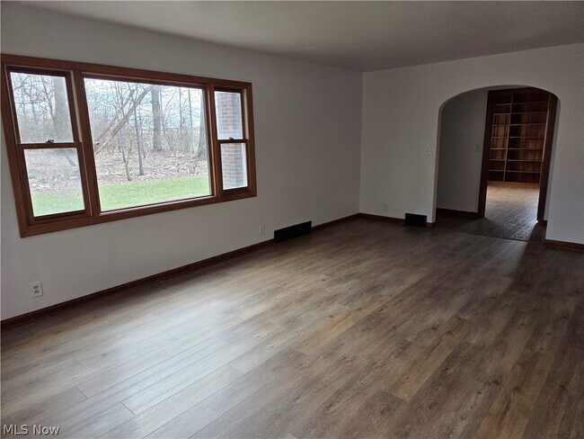 Foto del edificio - 3976 Faircrest St SW