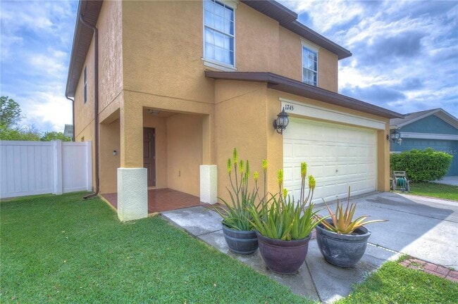 Foto del edificio - 17455 Garden Heath Ct