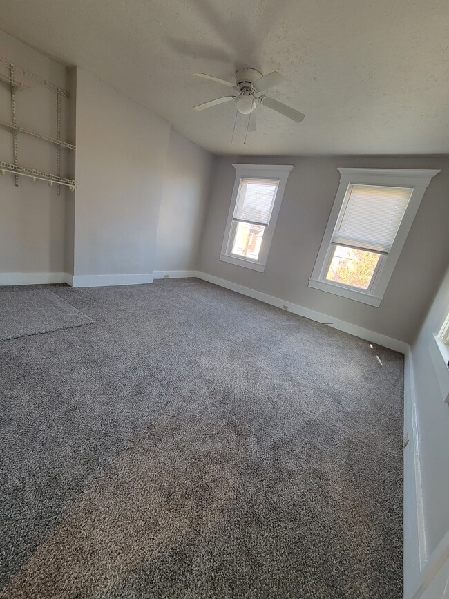 Building Photo - 224 6th Ave