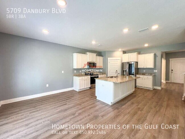 Foto del edificio - 5709 Danbury Blvd