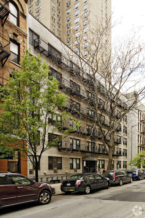 Building Photo - 504 E 81st St