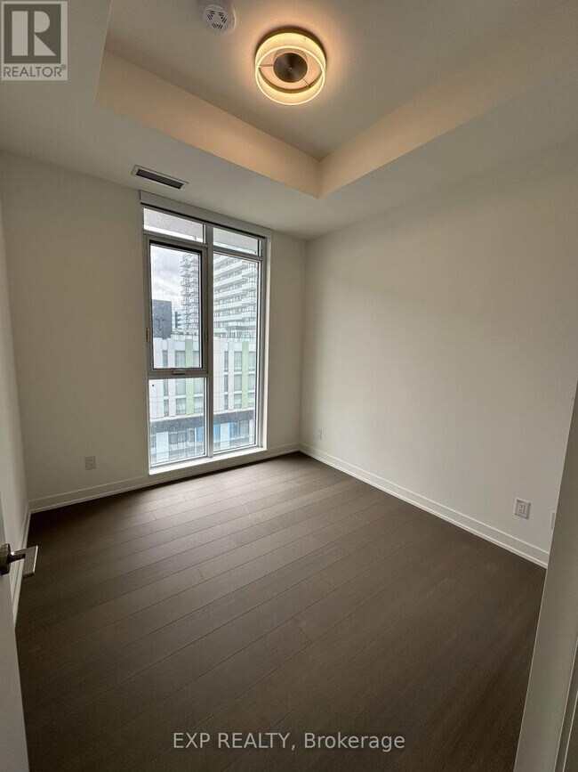 Photo du bâtiment - 8119 Birchmount Rd