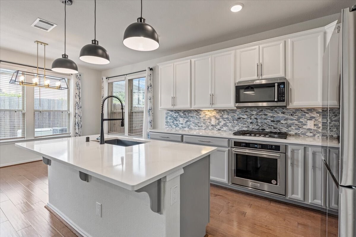 Foto principal - 4009 Delta Rose St