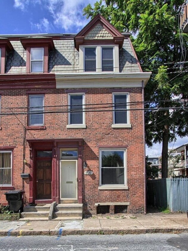 Primary Photo - Beautiful 3 Bedroom on Susquehanna