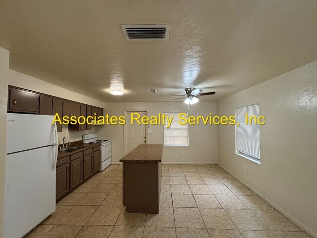 Foto del edificio - 3 Bed/1 bath SF Home in Hawthorne- MUST SEE!