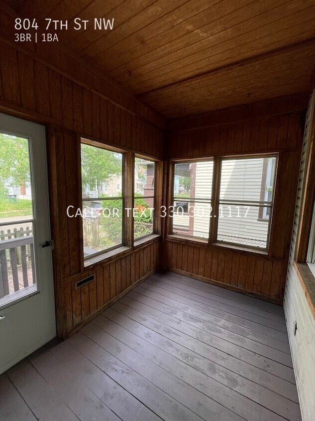 Primary Photo - Three bedroom one bathroom home for rent