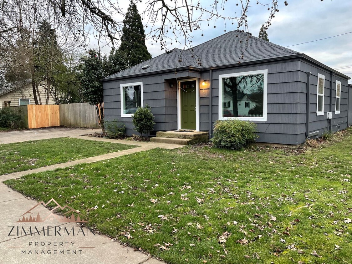 Foto principal - Fully Remodeled Single-Family Home