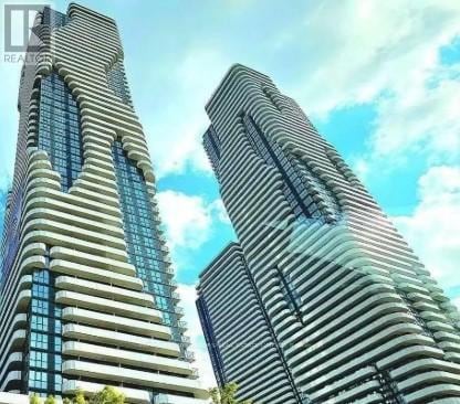 Photo du bâtiment - 8 Interchange Wy