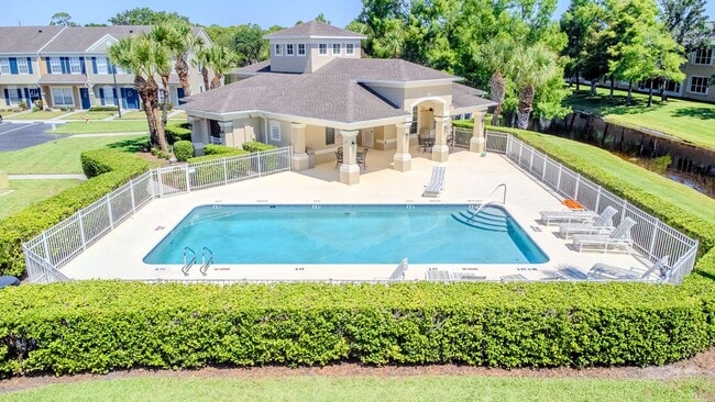 Foto del edificio - 1390 Hampton Park Ln