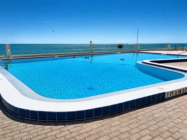 Foto del edificio - 450 S Gulfview Blvd
