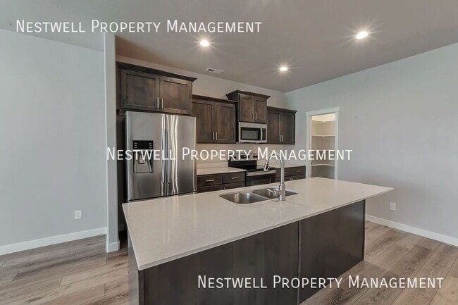 Building Photo - 895 S 900 W