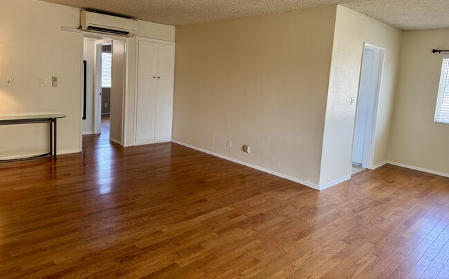 Livingroom From Entrance - 1115 Cordova St