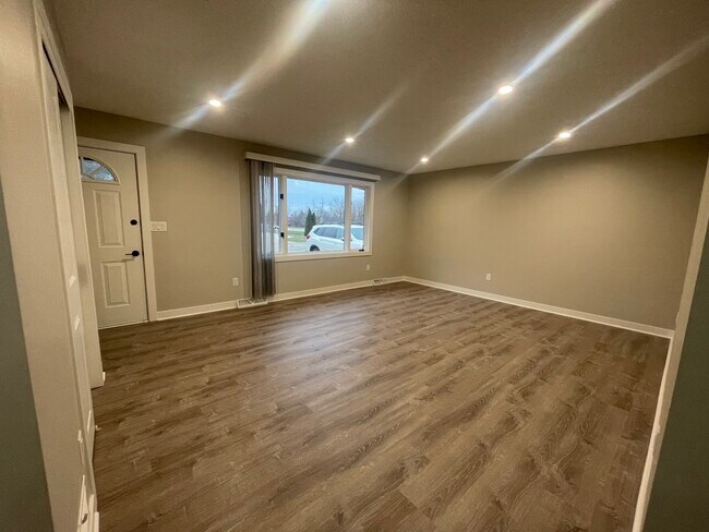 Living room - 7605 W Norwood Ln