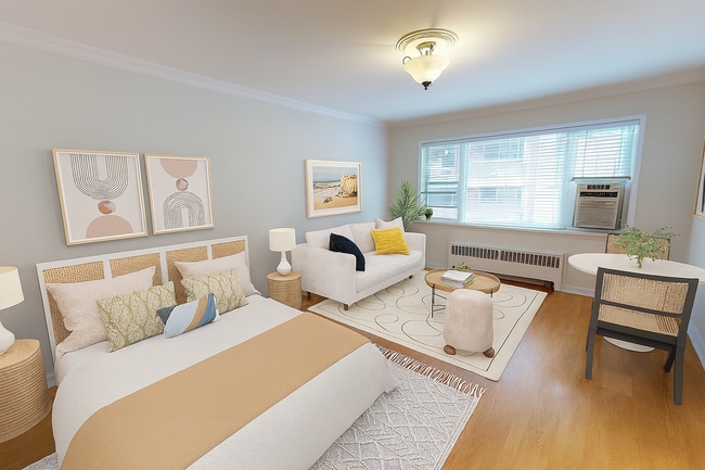 Interior Photo - 135 MacLaren