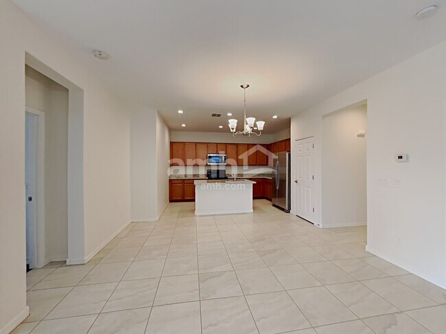 Foto del edificio - 16815 W Portland St