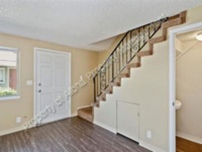 Foto del edificio - 1623 12th Ave Rd