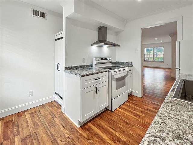 Foto del edificio - 7718 Royal Ln