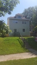Building Photo - 425 E 16th Ave