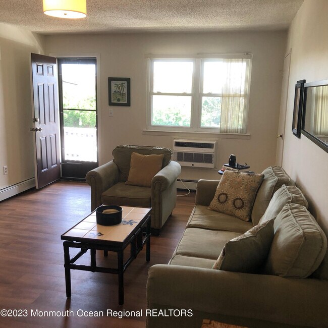 Foto del edificio - 6 Wharfside Dr