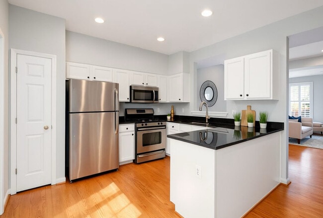 Building Photo - 124 Sanborn Pl